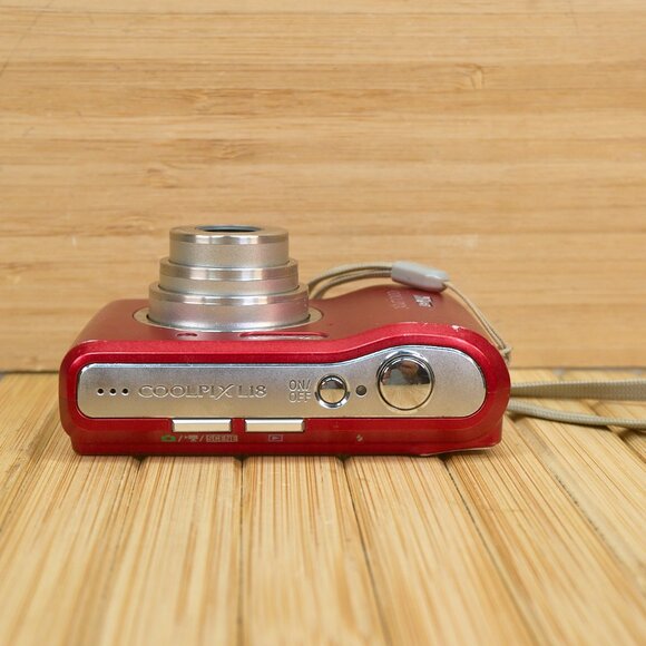 Nikon Coolpix L18 8MP Digital Camera with 3X Optical Zoom, Red - Picture 3 of 9